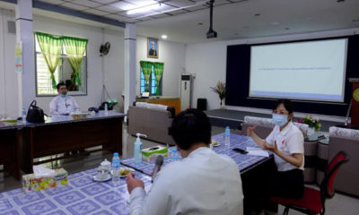 တရုတ်ဆေးဘက်ဆိုင်ရာ ကျွမ်းကျင်ပညာရှင်များ အဖွဲ့ ဝင်က ရောဂါကာကွယ်ထိန်းချုပ်ရေး အတွေ့အကြုံများ မျှဝေစဉ်(ဓာတ်ပုံ - Chinese Embassy in Myanmar)