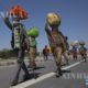 အိန္ဒိယနိုင်ငံ နယူးဒေလီမြို့မှ မိမိနေရပ်ဌာနေသို့ လမ်းလျှောက်ပြန်ကြသူများအား မတ် ၂၉ ရက်က တွေ့ရစဉ်(ဆင်ဟွာ)
