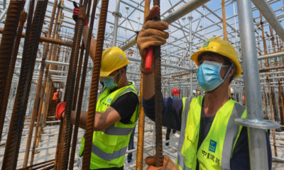 တရုတ် နိုင်ငံ ဟူပေ ပြည်နယ် ဝူဟန့် မြို့ တွင် စီမံကိန်း များ ပြန်လည် စတင် ဆောင်ရွက်နေသည် ကို မြင်တွေ့ရစဉ်(ဆင်ဟွာ)