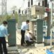 လျှပ်စစ်ဓာတ်အားဖြန့်ဖြူးပေးနိုင်ရန် ဆောင်ရွက်နေမှုတစ်ခုအားတွေ့ရစဉ် (ဓာတ်ပုံ--လျှပ်စစ် နှင့် စွမ်းအင်ဝန်ကြီးဌာန)