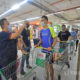 မလေးရှားနိုင်ငံ ၊ ကွာလာလမ်ပူမြို့ရှိ ဈေးဝယ်စင်တာတစ်ခုတွင် ဈေးဝယ်သူများ စင်တာအတွင်းသို့ မဝင်ရောက်မီ ကိုယ်ပူချိန် တိုင်းတာ စစ်ဆေးမှုများ ပြုလုပ်နေသည်ကို မတ်လ အတွင်းက တွေ့ရစဉ်(ဆင်ဟွာ)