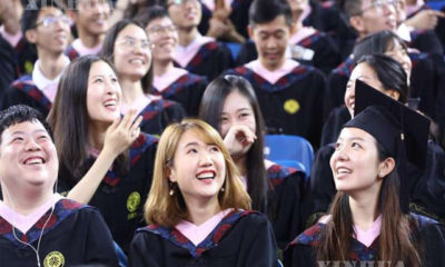 တရုတ်နိုင်ငံ ပေကျင်းမြို့ရှိ ပီကင်းတက္ကသိုလ် ဘွဲ့နှင်းသဘင်အခမ်းအနားတစ်ခုအား တွေ့ရစဉ် (ဆင်ဟွာ)