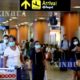 ရန်ကုန်အပြည်ပြည်ဆိုင်ရာ လေဆိပ်အတွင်း ခရီးသွားများ အားတွေ့ရစဉ်(ဆင်ဟွာ)