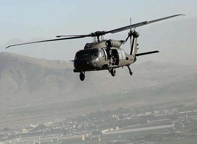 ကိုလံဘီယာ နိုင်ငံပိုင် UH-60 အမျိုးအစား ရဟတ်ယာဉ် တစ်စင်း အား တွေ့ရစဉ်(ဓာတ်ပုံ-အင်တာနက်)