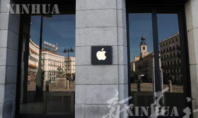 စပိန်နိုင်ငံ မက်ဒရစ်မြို့ရှိ Apple အရောင်းပြခန်းတစ်ခုအား COVID-19 ရောဂါ ဖြစ်ပွားနေဆဲကာလ ၂၀၂၀ ပြည့်နှစ် ဧပြီ ၄ ရက်က တွေ့ရစဉ်(ဆင်ဟွာ)