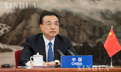 တရုတ်နိုင်ငံ ဝန်ကြီးချုပ် လီခဲ့ချန်အားတွေ့ရစဉ် (ဆင်ဟွာ)