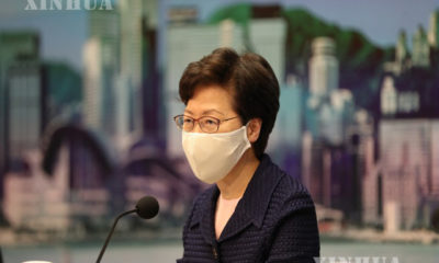 တရုတ်နိုင်ငံ ဟောင်ကောင်အထူးအုပ်ချုပ်ခွင့်ရဒေသ အုပ်ချုပ်ရေးမှူး ကယ်ရီလမ်းက ဟောင်ကောင်တွင် COVID-19 ရောဂါ ပြင်းထန်လာသည့်အတွက် LegCo ရွေးကောက်ပွဲရွှေ့ဆိုင်းကြောင်း ဇူလိုင် ၃၁ ရက်က ထုတ်ဖော်ကြေညာနေစဉ်(ဆင်ဟွာ)