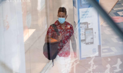 ပြင်သစ် နိုင်ငံ တွင် ကပ်ရောဂါ ဖြစ်ပွား နေစဉ် အတွင်း နှာခေါင်းစည်း တပ်၍ သွားလာနေသူ များအား မြင်တွေ့ရစဉ်(ဆင်ဟွာ)