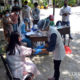 အိန္ဒိယနိုင်ငံ နယူးဒေလီမြို့ရှိ COVID-19 စစ်ဆေးရေးအတွက် သွေးရည်ကြည်လေ့လာမှုအတွင်း စာသင်ကျောင်းတစ်ကျောင်းတွင် ဒေသခံတစ်ဦးထံမှ သွေးနမူများ စုဆောင်းနေသည့် ကျန်းမာရေးဝန်ထမ်းတစ်ဦးအား တွေ့ရစဉ် (ဆင်ဟွာ)