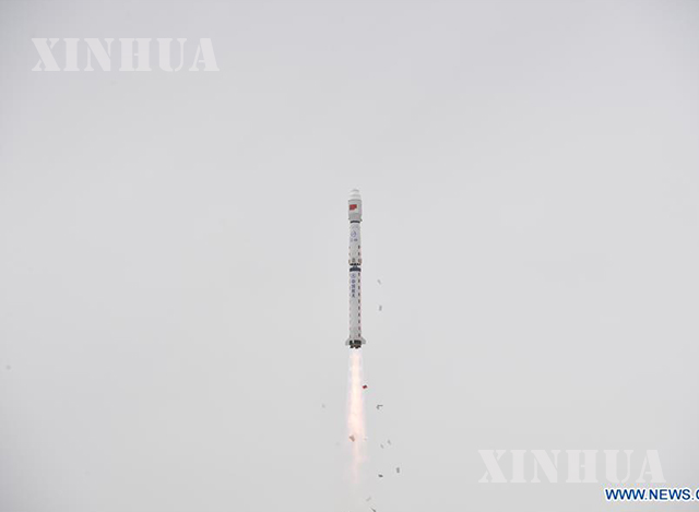 တရုတ်နိုင်ငံအနောက်မြောက်ပိုင်းကျိုချွမ်ဂြိုဟ်တုလွှတ်တင်ရေးစင်တာမှ Haiyang-2C (HY-2C) ဂြိုဟ်တုကိုသယ်ဆောင်သွားသော Long March-4B ဒုံးပျံလွှတ်တင်နေစဉ် (ဆင်ဟွာ)