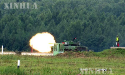 International Army Games 2020 တင့်ကားပြိုင်ပွဲတွင် တရုတ် နိုင်ငံ တင့်ကားအဖွဲ့ ယှဉ်ပြိုင်နေစဉ် (ဆင်ဟွာ)