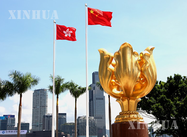 တရုတ်နိုင်ငံ တောင်ပိုင်း ဟောင်ကောင်အထူးအုပ်ချုပ်ခွင့်ရဒေသ(HKSAR) ဟောင်ကောင်မြို့ရှိ Golden Bauhinia ရင်ပြင်အား ဇူလိုင် ၁၄ ရက်က တွေ့ရစဉ်(ဆင်ဟွာ)
