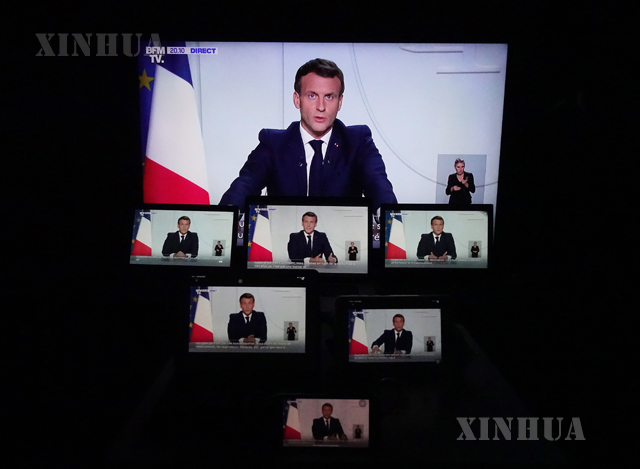 ပြင်သစ်နိုင်ငံ သမ္မတ မက်ခရွန် ရုပ်မြင်သံကြား မိန့်ခွန်းစကားပြောကြားနေသည်ကို အောက်တိုဘာ ၂၈ ရက်က တွေ့ရစဉ်(ဆင်ဟွာ)