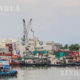 ဖိလစ်ပိုင်နိုင်ငံ မနီလာမြို့တွင် ငါးဖမ်းသင်္ဘောများနှင့် ကွန်တိန်နာကရိန်းများအား ဩဂုတ် ၇ ရက်က တွေ့ရစဉ်(Xinhua/Rouelle Umali)