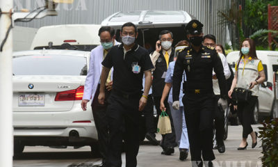 ထိုင်းနိုင်ငံ ဘန်ကောက် ကပ်ရောဂါထိန်းချုပ်ရေးစင်တာ ဝန်ထမ်းများက ကိုဗစ်လူနာတွေ့ရှိရာ အဆောက်အဦအနီးတွင် စစ်ဆေးမှုများပြုလုပ်နေသည်ကို ဇူလိုင် ၁၄ ရက်က တွေ့ရစဉ်(ဆင်ဟွာ )