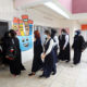 အီရတ်နိုင်ငံ ဘဂ္ဂဒက်မြို့ရှိ စာသင်ကျောင်းတစ်ခုတွင် ကျောင်းသားများ နှာခေါင်းစည်း တပ်ဆင်ထားသည်ကိုတွေ့ရစဉ် (ဆင်ဟွာ)