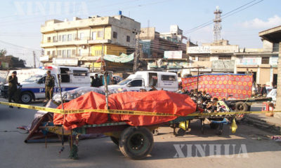 ပါကစ္စတန်နိုင်ငံ ပန်ဂျပ်ပြည်နယ် Rawalpindi မြို့တွင် ဒီဇင်ဘာ ၁၃ ရက်က ပေါက်ကွဲမှုဖြစ်ပွားပြီးနောက် ရဲတပ်ဖွဲ့က လုံခြုံရေးဆောင်ရွက်နေစဉ်(ဆင်ဟွာ)