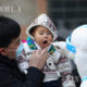 တရုတ်နိုင်ငံ ဟဲပေပြည်နယ် ရှီကျားကျွမ်းမြို့တွင် တစ်မြို့လုံးလွှမ်းခြုံ၍ တတိယအကြိမ်မြောက် ကိုဗစ်ရောဂါ Nucleic acidဆေးစစ်မှုများ ဆောင်ရွက်နေသည်ကို ဇန်နဝါရီ ၂၀ ရက်က တွေ့ရစဉ်(ဆင်ဟွာ)