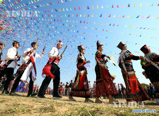 ၂၀၁၉ ခုနှစ်အတွင်း ရန်ကုန်မြို့၌ ပြုလုပ်ခဲ့သော သွေးချင်းတို့ရဲ့ပွဲတော်ဆီ ပွဲတော်ကျင်းပမှု မြင်ကွင်းတစ်ခုအား တွေ့ရစဉ်(ဆင်ဟွာ)