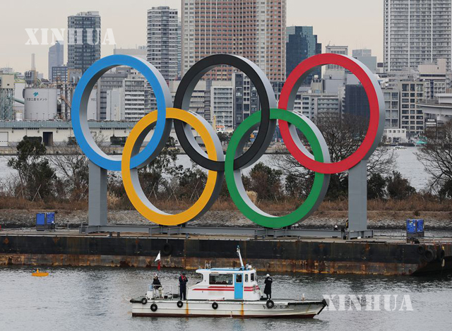 ဂျပန်နိုင်ငံ တိုကျိုမြို့ရှိ Odaiba Marine ပန်းခြံတွင် Olympic သင်္ကေတအား တွေ့ရစဉ် (ဆင်ဟွာ)
