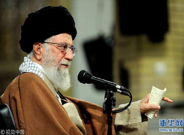 အီရန်နိုင်ငံအမြင့်ဆုံးခေါင်းဆောင် Ali Khamenei က အီရန်နိုင်ငံ လွှတ်တော်၌ မိန့်ခွန်းပြောကြားနေသည်ကိုမြင်တွေ့ရစဉ် (ဓာတ်ပုံ-အင်တာနက်)