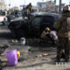 အာဖဂန်နစ္စတန် မြို့တော် ကဘူးလ်တွင် ဖေဖော်ဝါရီ ၁၀ ရက်က ဖြစ်ပွားခဲ့သော ကားဗုံးခွဲတိုက်ခိုက်မှု အချင်းဖြစ်နေရာအား တွေ့ရစဉ်(ဆင်ဟွာ)