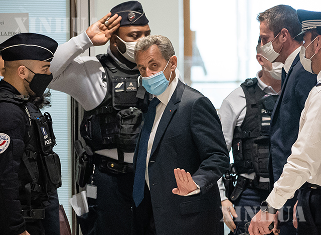 ပြင်သစ်သမ္မတဟောင်း နီကိုလပ်စ် ဆာကိုဇီ ပါရီမြို့ တရားရုံးသို့ ရောက်ရှိလာသည်ကို မတ်လ ၁ ရက်နေ့က တွေ့ရစဉ်(ဆင်ဟွာ)