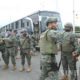 အီကွေဒေါနိုင်ငံ Guayaquilတွင် အဓိကရုဏ်းဖြစ်ပွားသည့် အကျဉ်းထောင်သို့ ရဲတပ်ဖွဲ့ဝင်များ ရောက်ရှိလာသည်ကို ဖေဖော်ဝါရီ ၂၃ ရက်က တွေ့ရစဉ်(ဆင်ဟွာ)