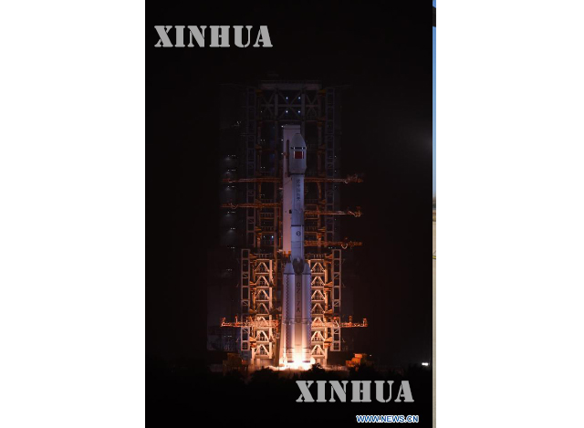 တရုတ်နိုင်ငံ တောင်ပိုင်း ဟိုင်နန်ပြည်နယ် ဝန်ချန်း အာကာသယာဉ်လွှတ်တင်ရေးစင်တာမှ long march-7A Y2 သယ်ဆောင်ရေးဒုံးပျံလွှတ်တင်နေသည်ကို မတ် ၁၂ ရက်က တွေ့ရစဉ် (ဆင်ဟွာ)