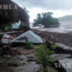 အင်ဒိုနီးရှားနိုင်ငံ အရှေ့နျူဆာတန်ဂါရာပြည်နယ်တွင် မြေပြိုမှုဖြစ်ပွားနေသည်ကို ဧပြီ ၄ ရက်က တွေ့ရစဉ် (ဓာတ်ပုံ- BNPB/Xinhua)