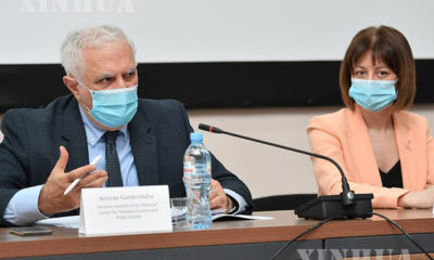ဂျော်ဂျီယာနိုင်ငံ ကျန်းမာရေးဝန်ကြီး Ekaterine Tikaradze နှင့် အမျိုးသားအဆင့် ရောဂါထိန်းချုပ်ရေးစင်တာ ညွှန်ကြားရေးမှူးချုပ်အား တီဘလီစီမြို့၌ ပြုလုပ်သော သတင်းစာရှင်းလင်းပွဲတွင် တွေ့ရစဉ်(ဆင်ဟွာ)