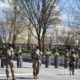 အမေရိကန်နိုင်ငံ ဝါရှင်တန်ဒီစီမြို့ရှိ လွှတ်တော်အဆောက်အအုံရှေ့တွင် အမျိုးသားလုံခြုံရေးတပ်ဖွဲ့ဝင်များအား တွေ့ရစဉ် (ဆင်ဟွာ)