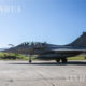 ဂရိနိုင်ငံရှိ လေတပ်အခြေစိုက်စခန်းတစ်ခုတွင် Rafale တိုက်လေယာဉ် တစ်စင်းအား တွေ့ရစဉ်(ဆင်ဟွာ)
